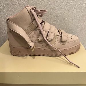 Billie Eilish Nike’s